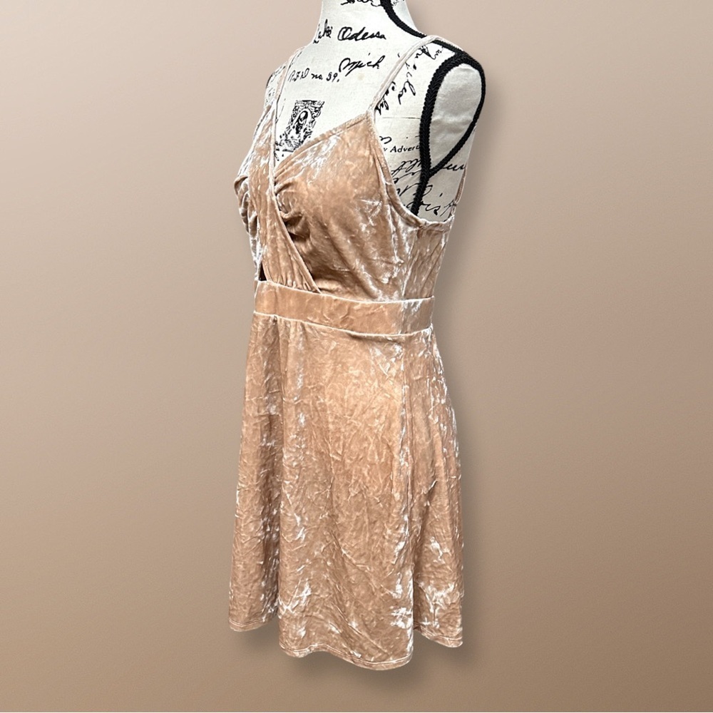 Xhilaration Blush Crushed Velvet Cutout Dress Strappy Fit & Flare L Boutique - Picture 4 of 8